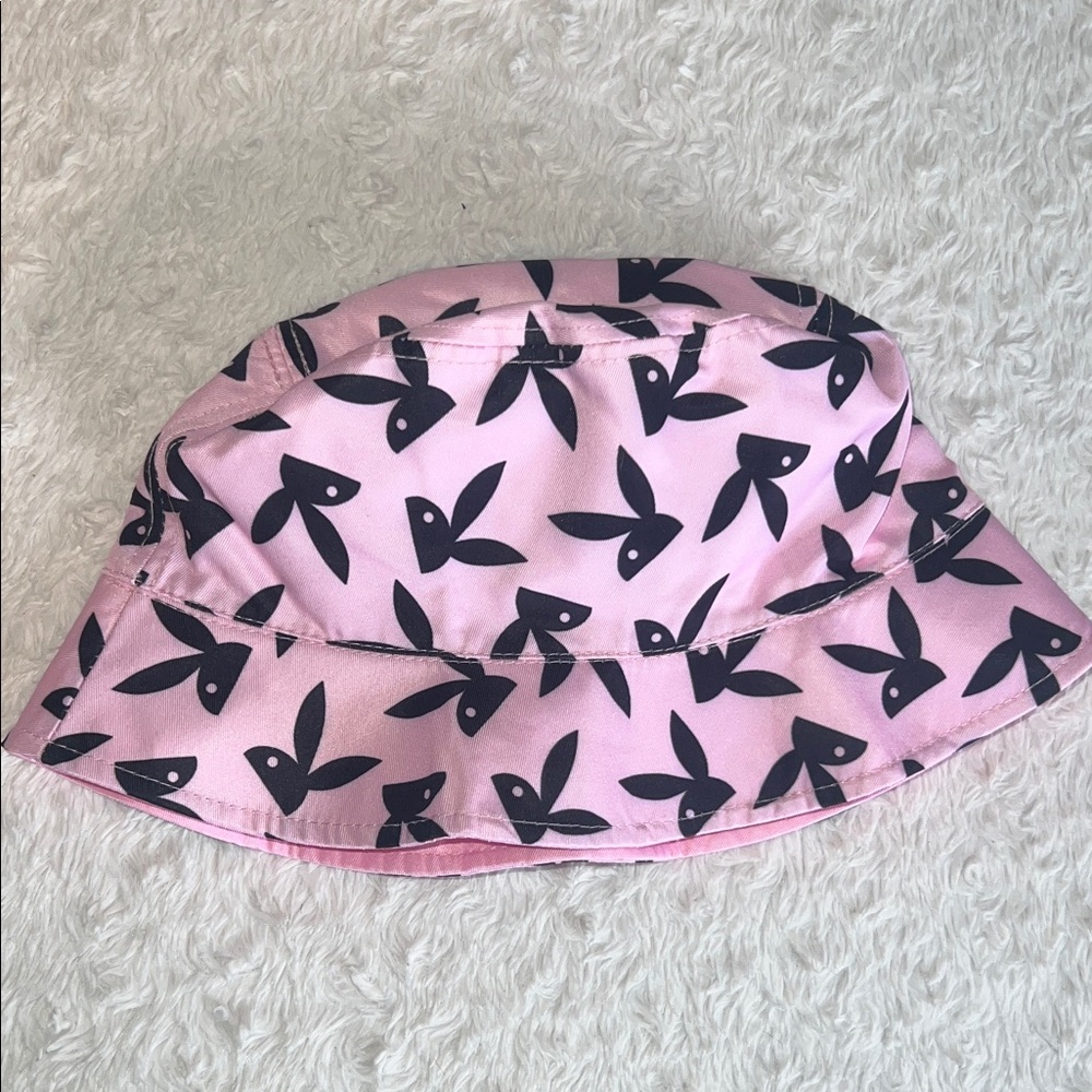 PLAYBOY Light Pink Bucket Hat NWT - Picture 2 of 2